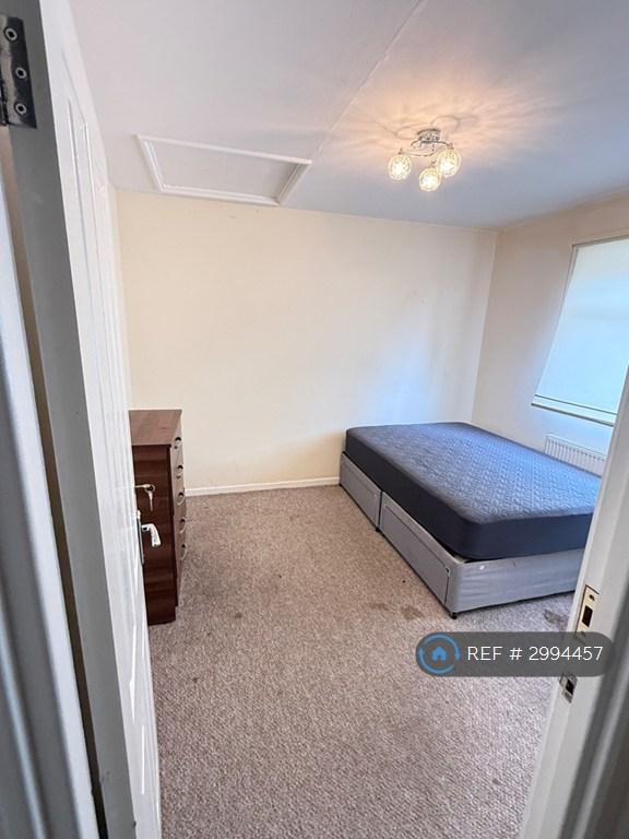 Room Chalcombe Road in Greater London
