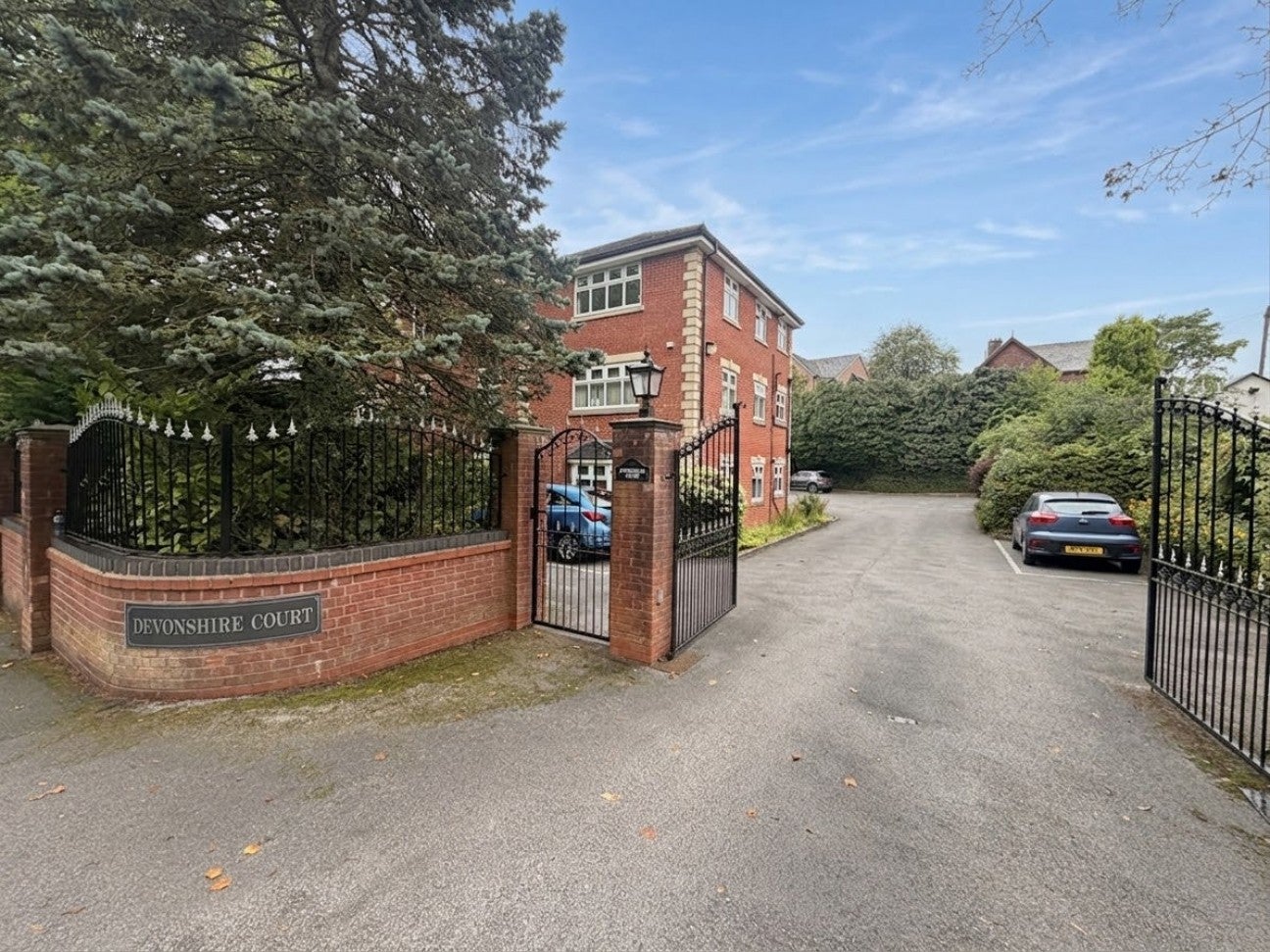Flat Back Lightburne Avenue in Bolton