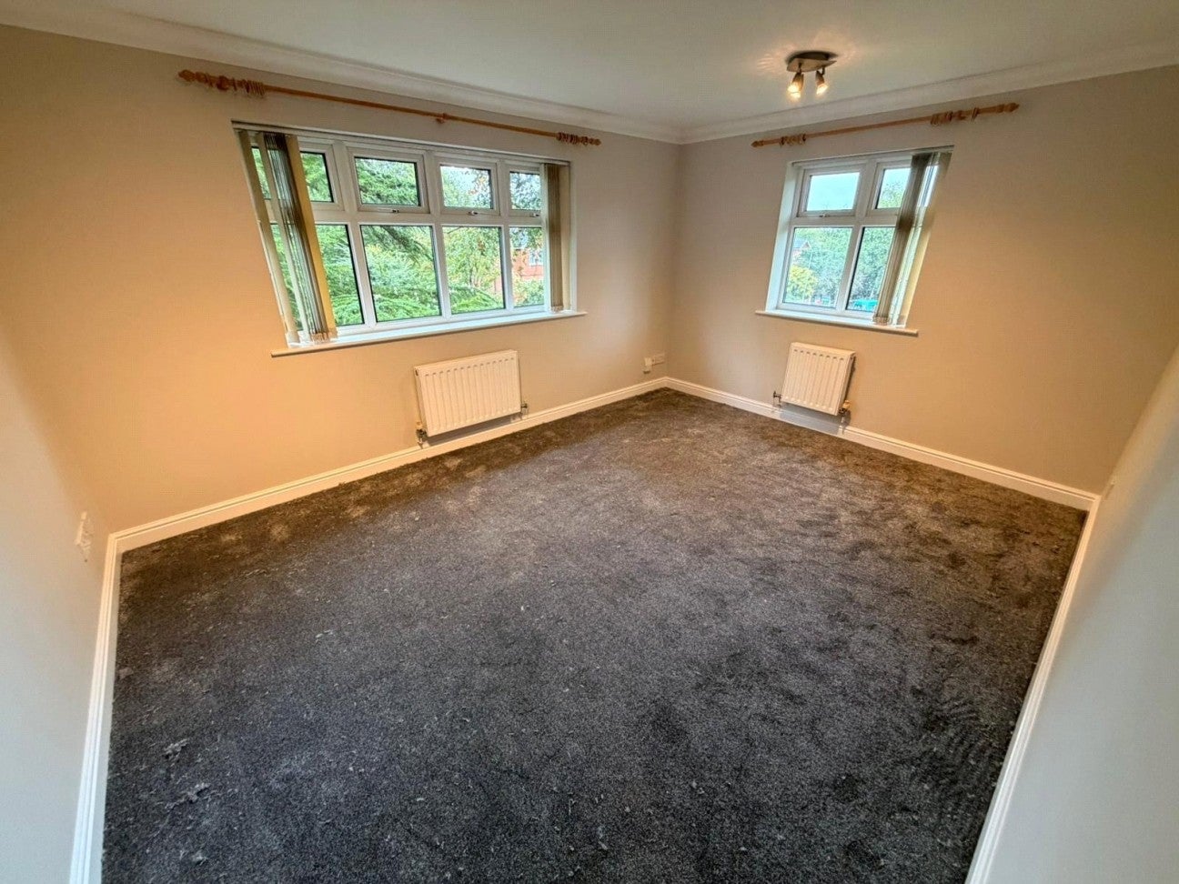 Flat Back Lightburne Avenue in Bolton