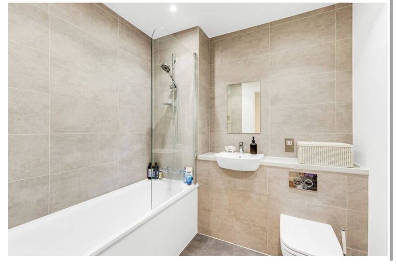 Room Brixton Hill in Greater London