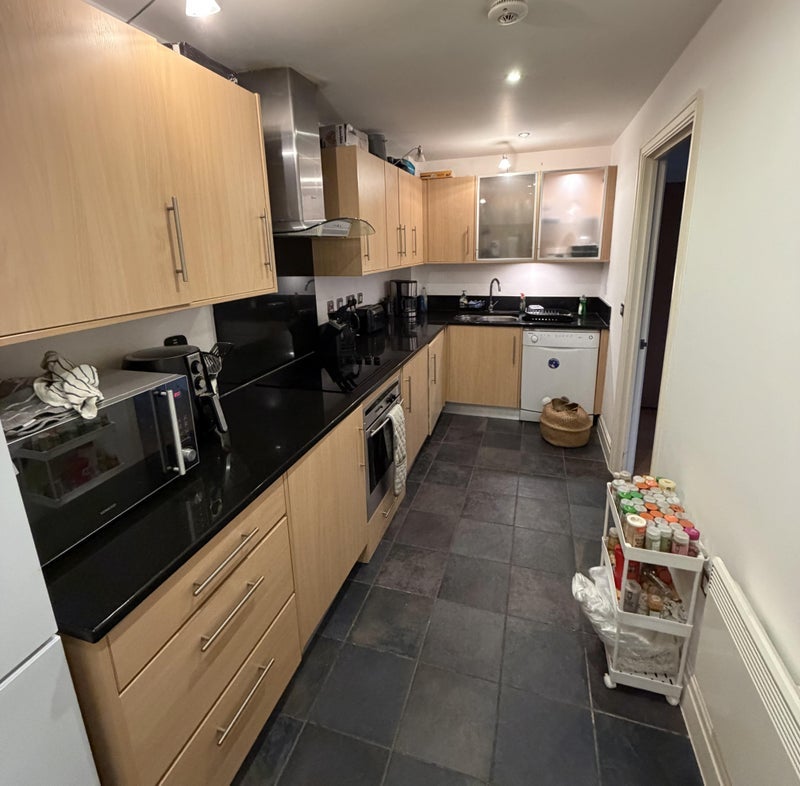 Room St. Davids Square in Greater London