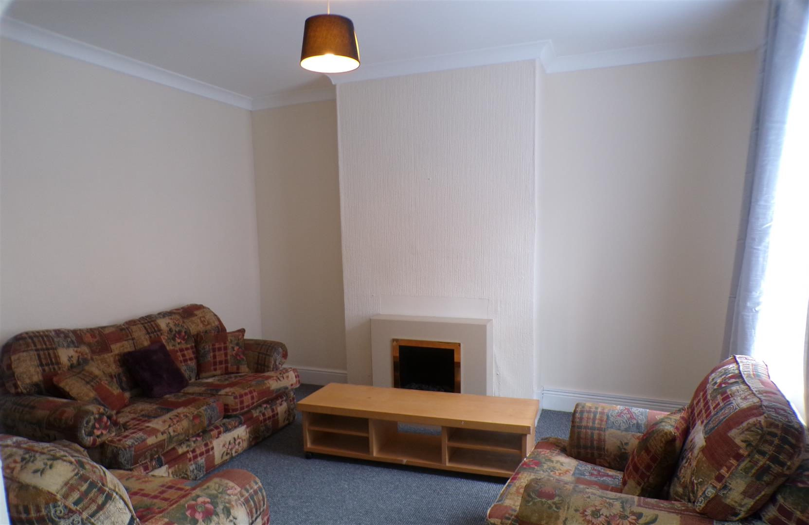 Flat Recreation Crescent in Leeds