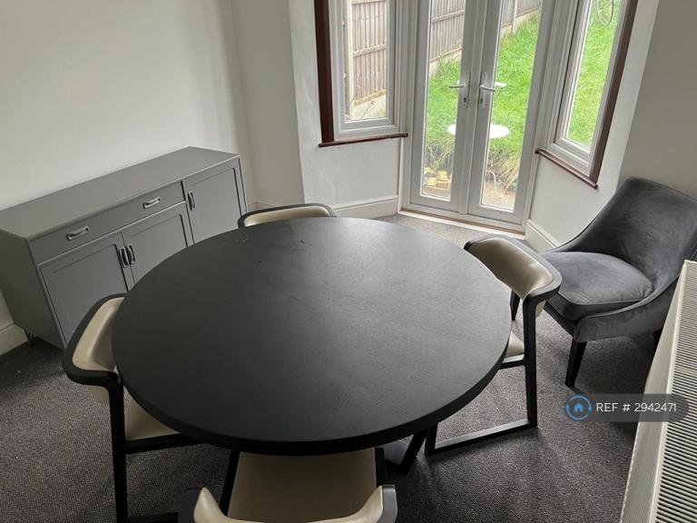 Room Durban Road in Greater London