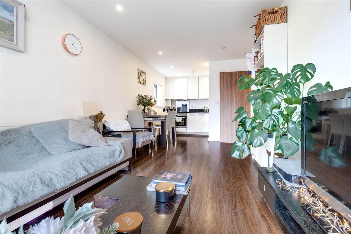 Flat Putney Hill in Greater London