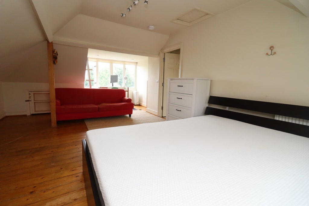 Room Globe Road in Greater London