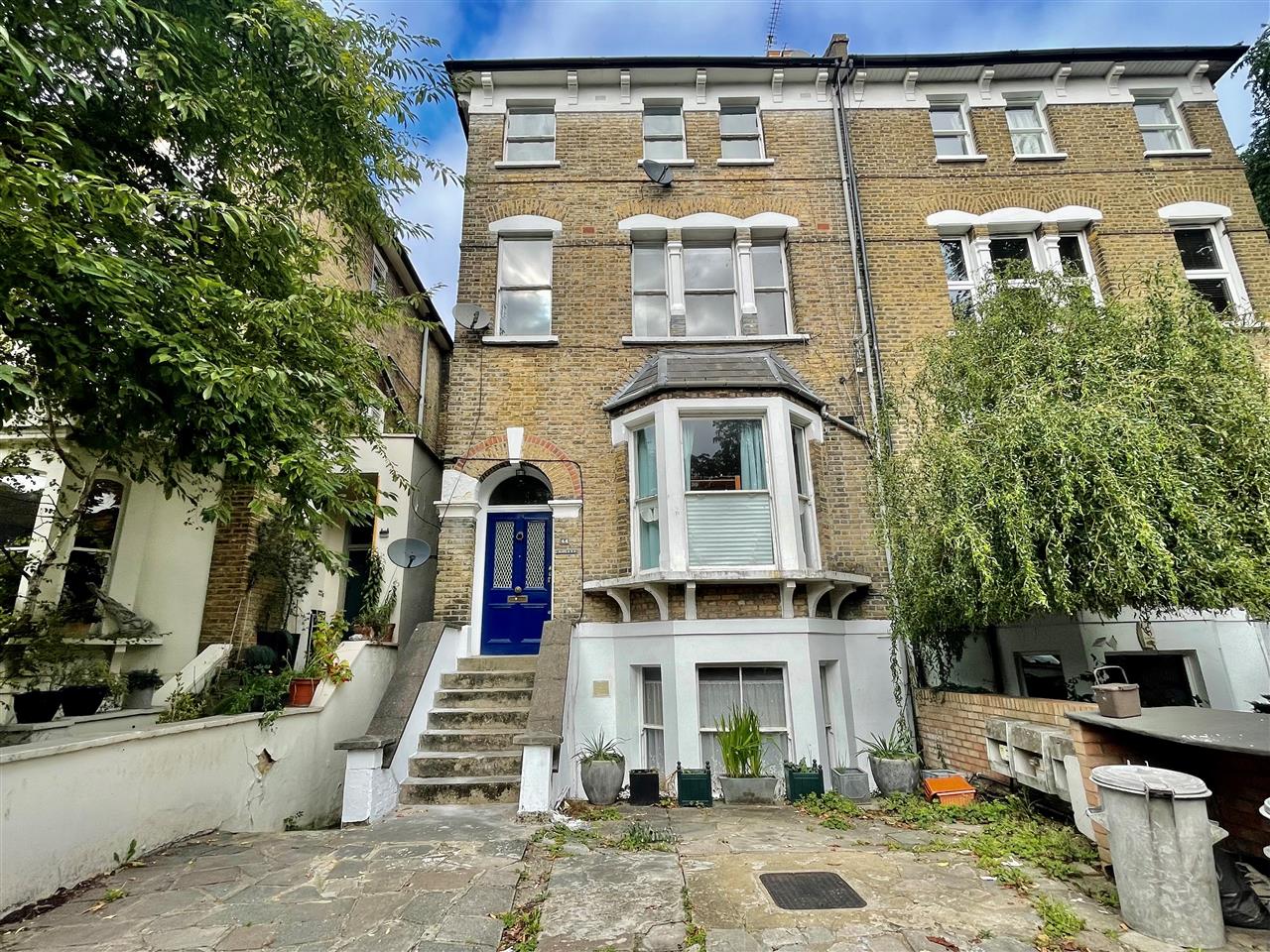 Flat Tufnell Park Road in Greater London