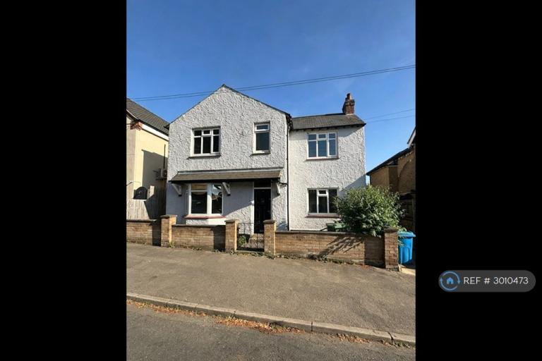 House Blandford Avenue in Kettering