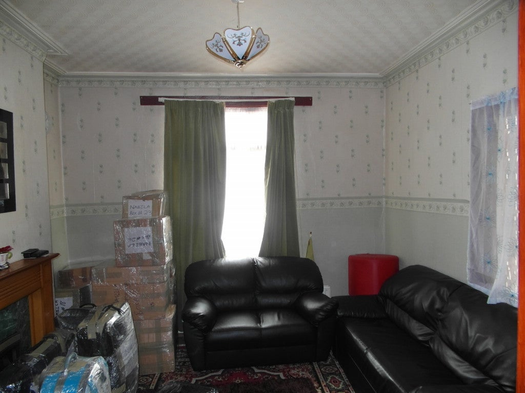 Flat Grange Road in Greater London