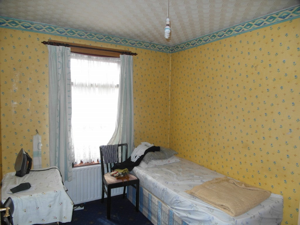 Flat Grange Road in Greater London