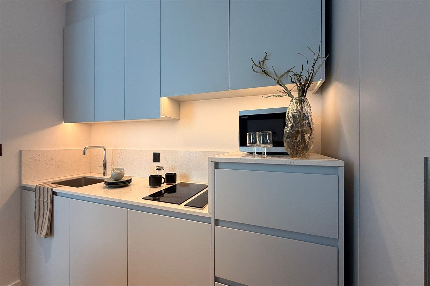 Flat Gloucester Road in Greater London