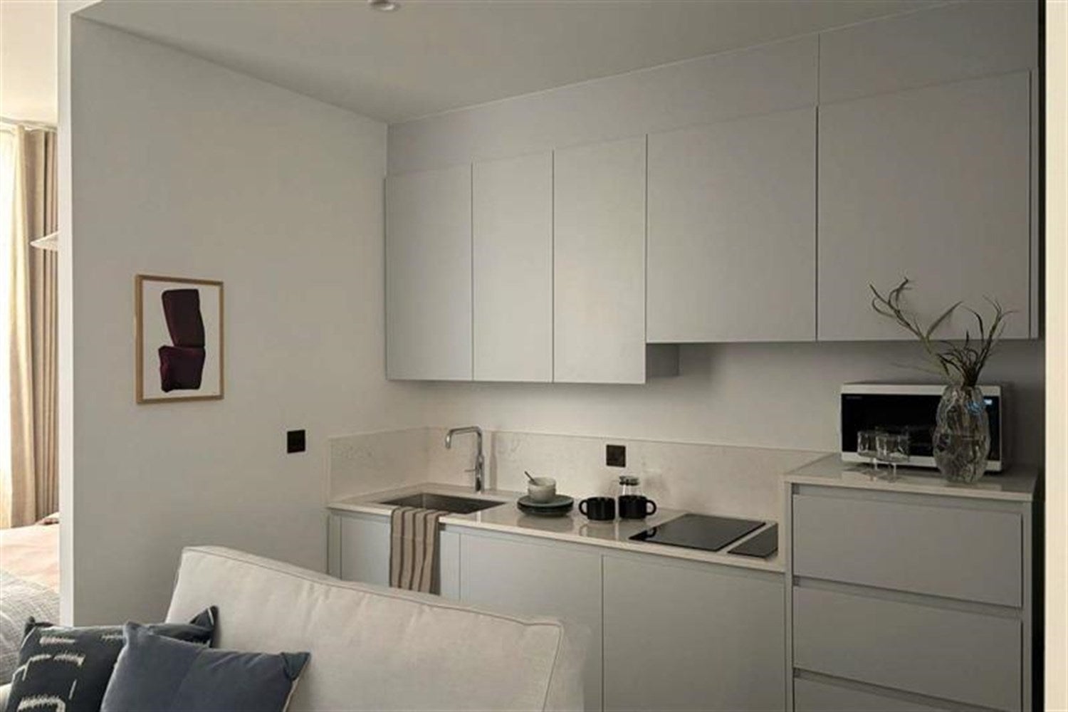 Flat Gloucester Road in Greater London