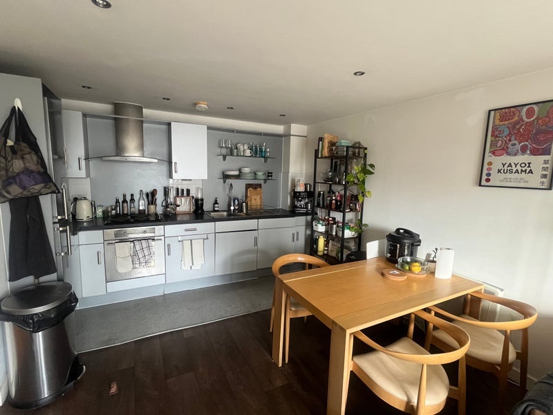 Room Southgate Road in Greater London
