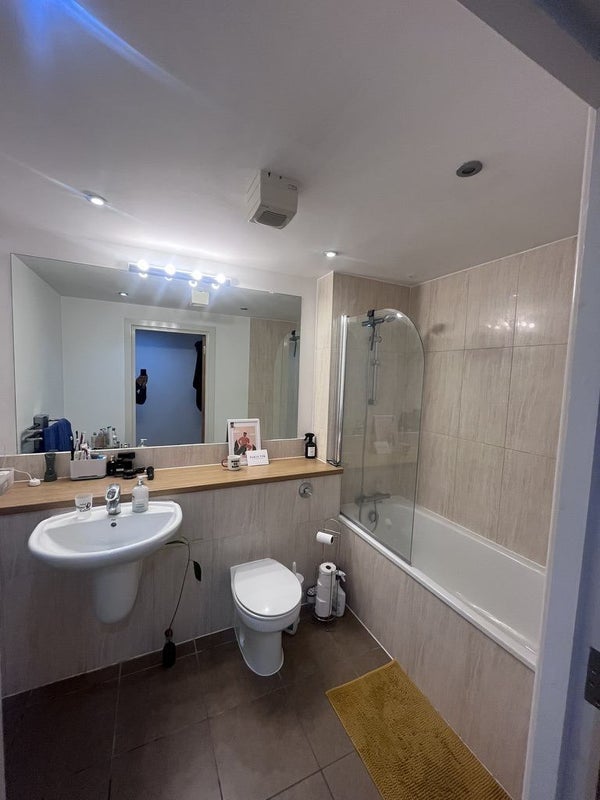 Room Southgate Road in Greater London