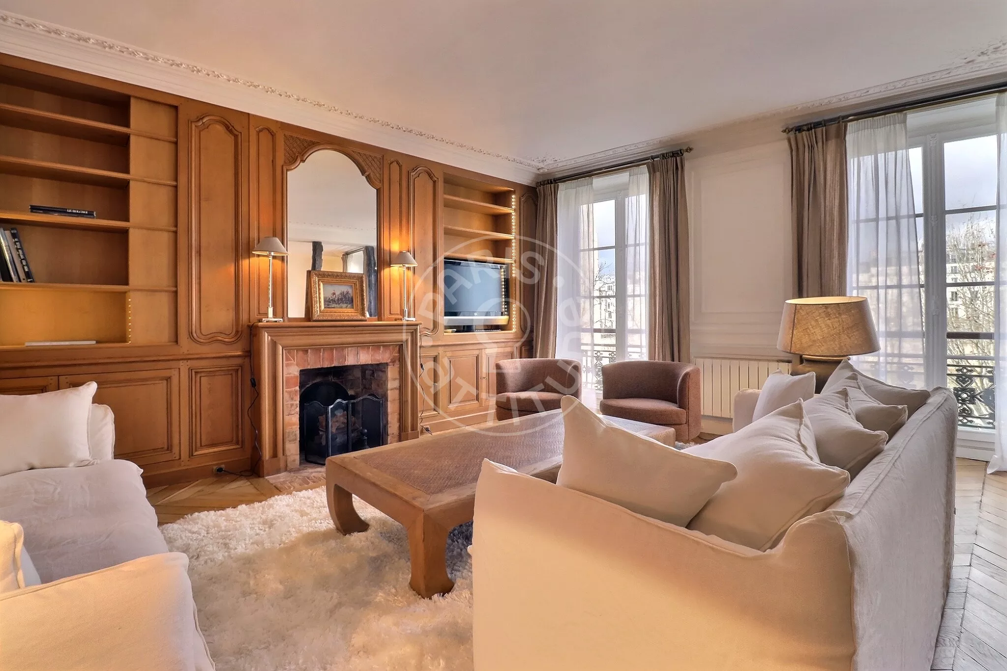 Flat Boulevard Saint-Germain in Paris