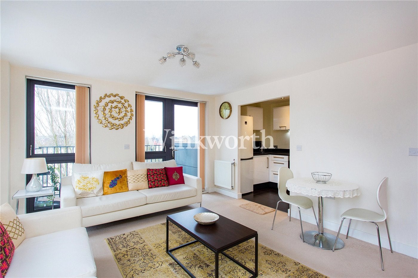 Flat Charcot Road in Greater London