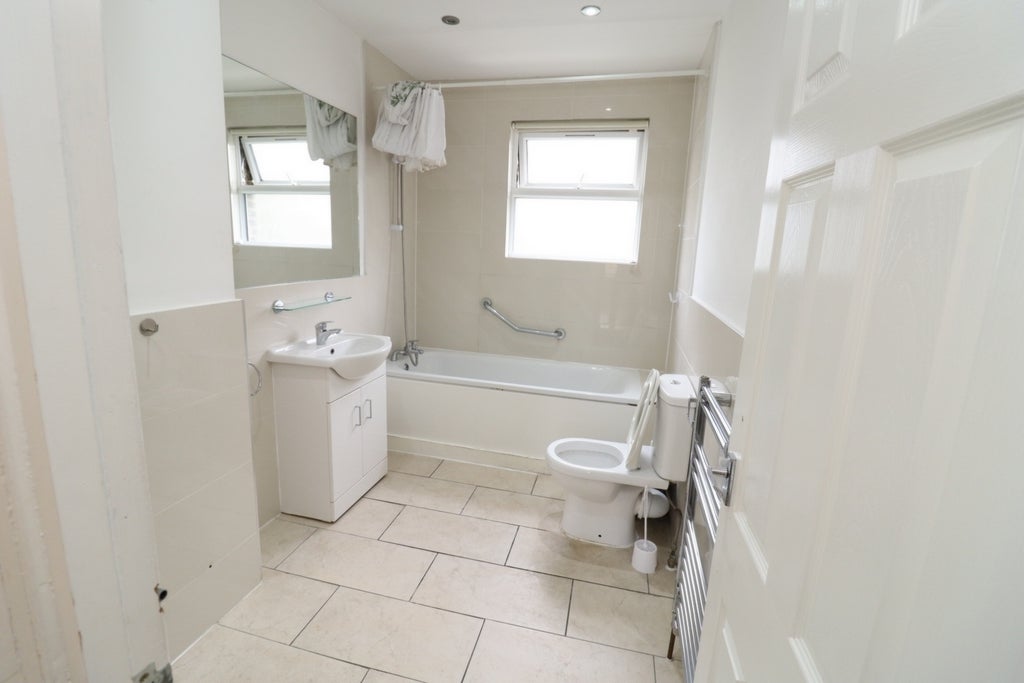 Room Globe Road in Greater London