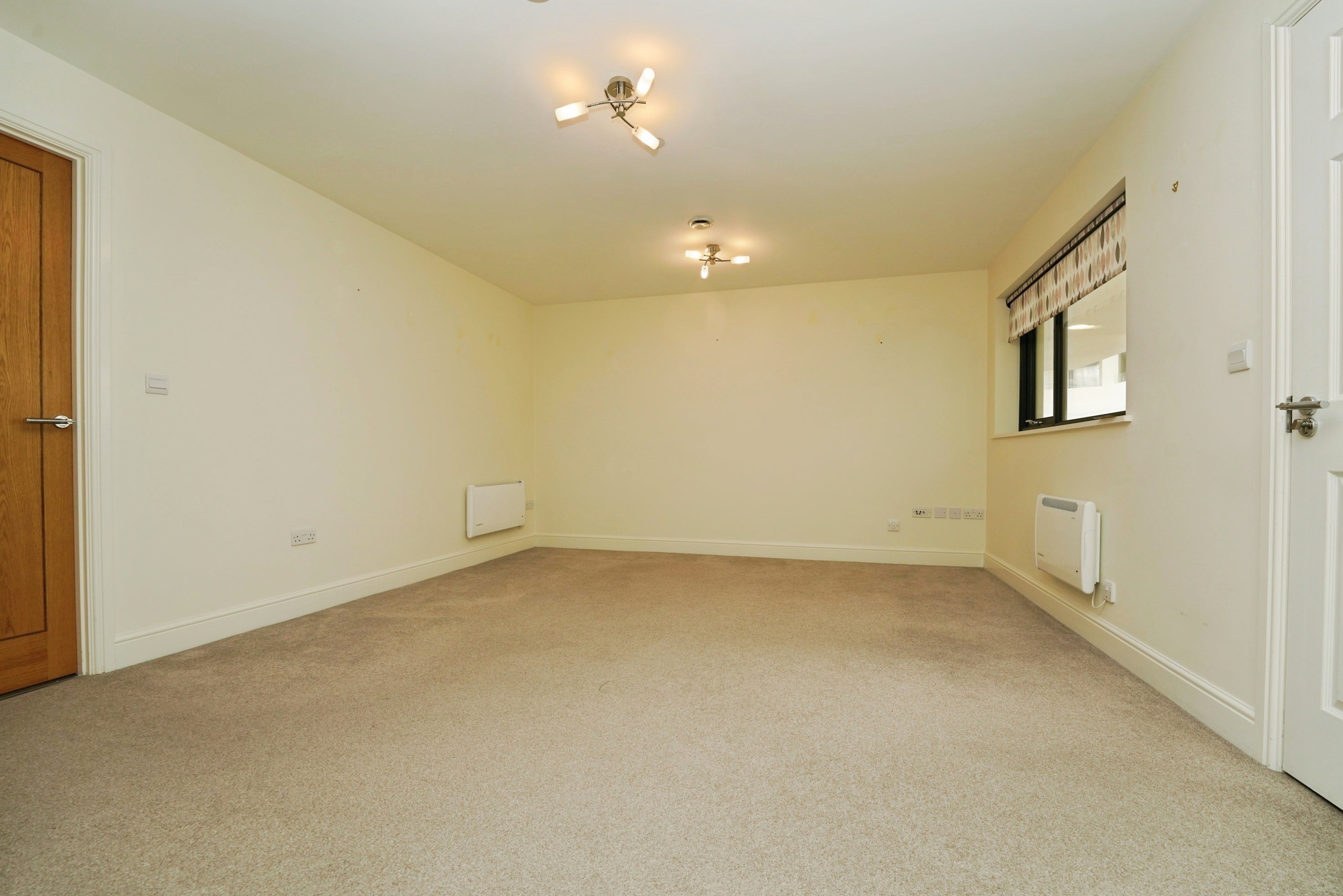 Flat Gloucester Road in Cheltenham