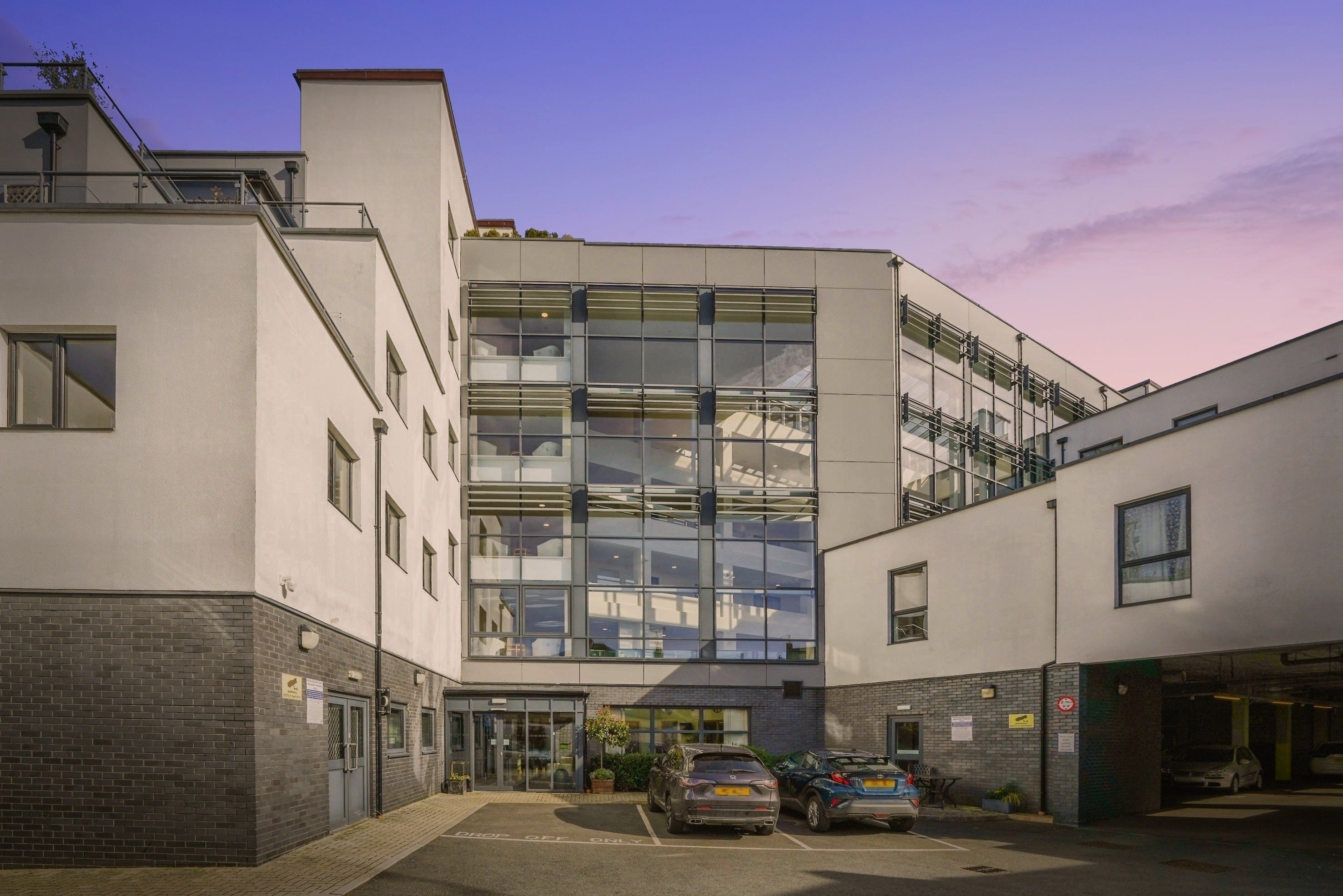 Flat Gloucester Road in Cheltenham
