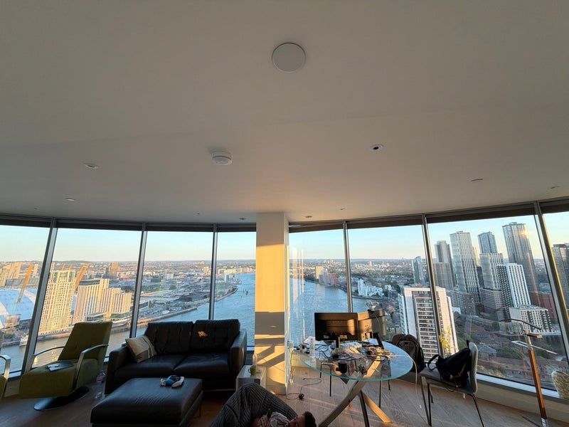Room Biscayne Avenue in Greater London