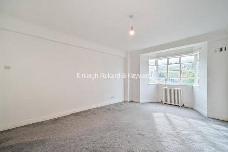 Flat Wavertree Road in Greater London