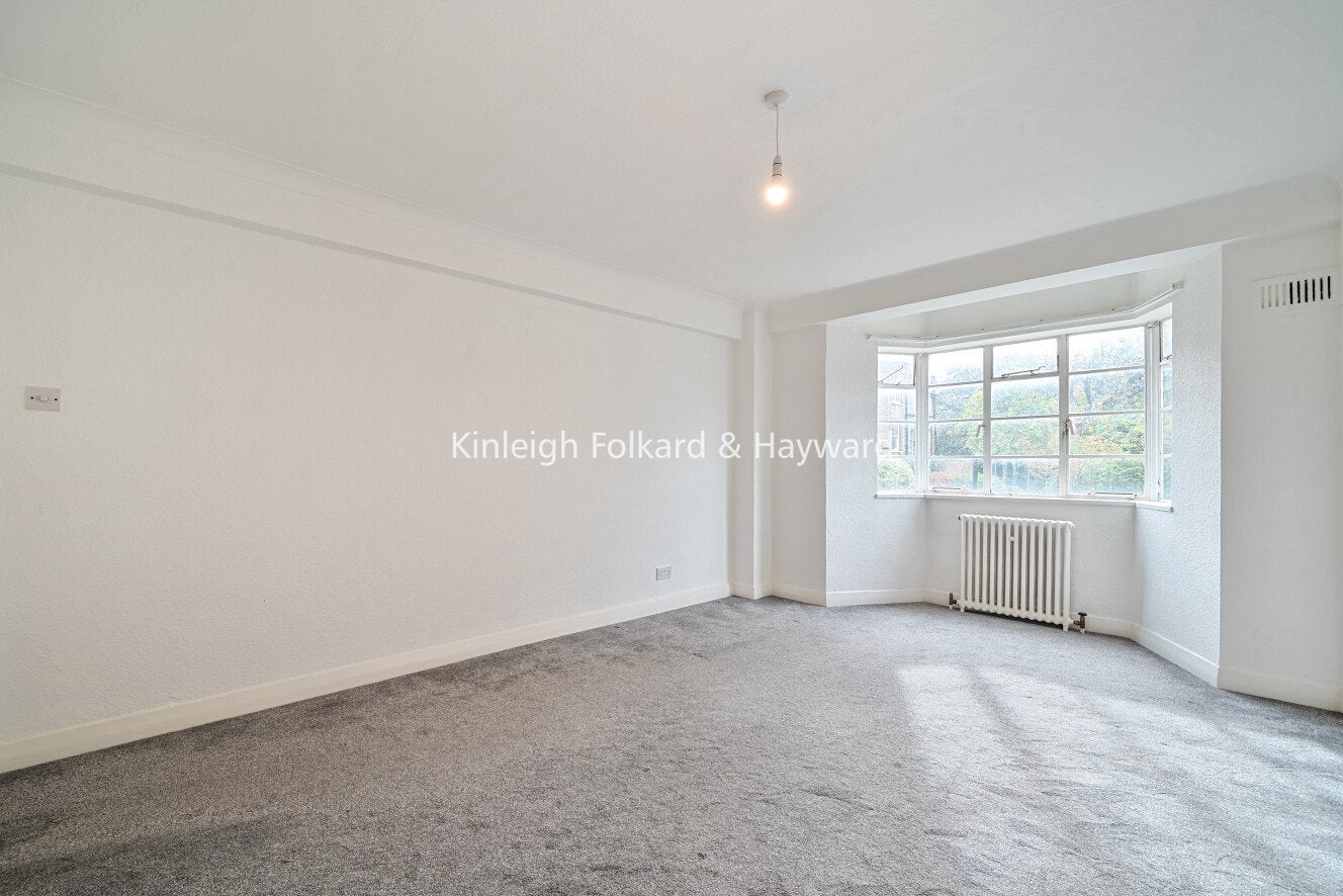 Flat Wavertree Road in Greater London