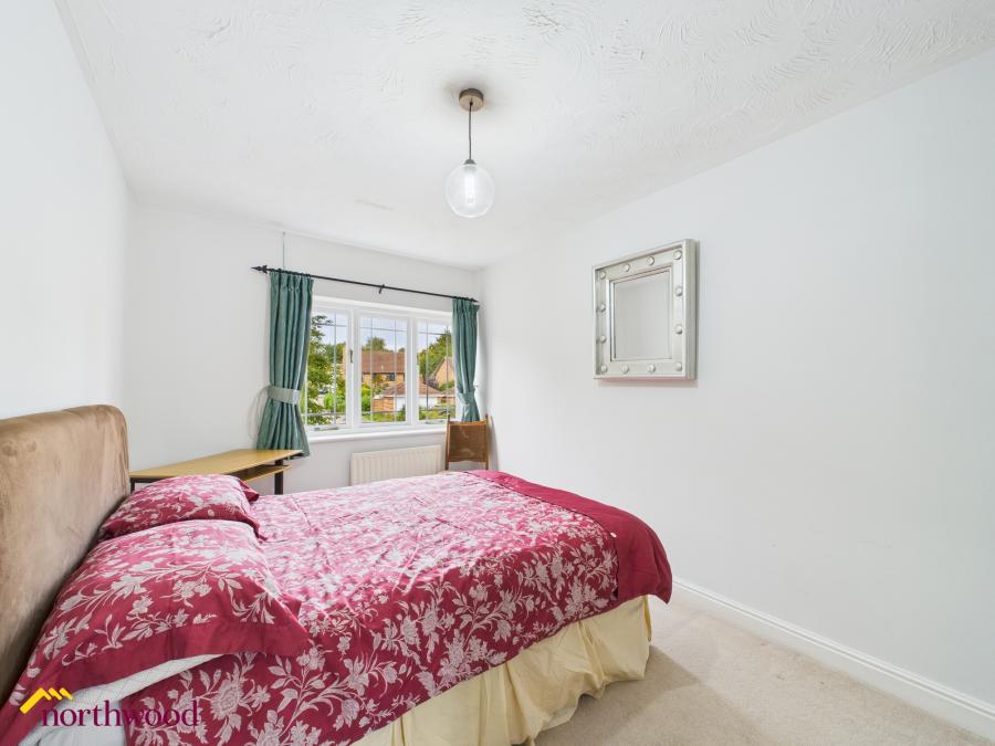 Flat Rawlins Close in Cherwell District