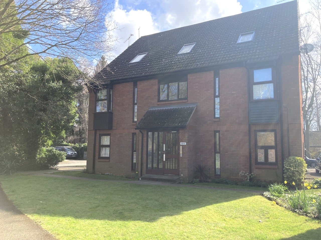 Flat Alterton Close in Woking