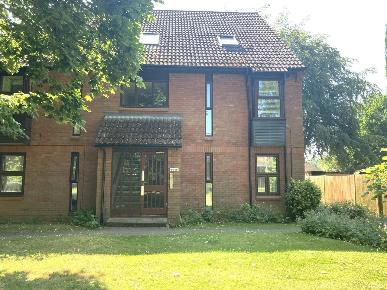 Flat Alterton Close in Woking