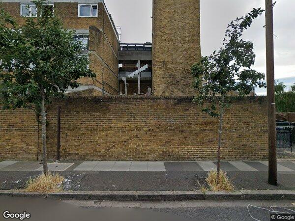 Flat Lampeter Square in Greater London