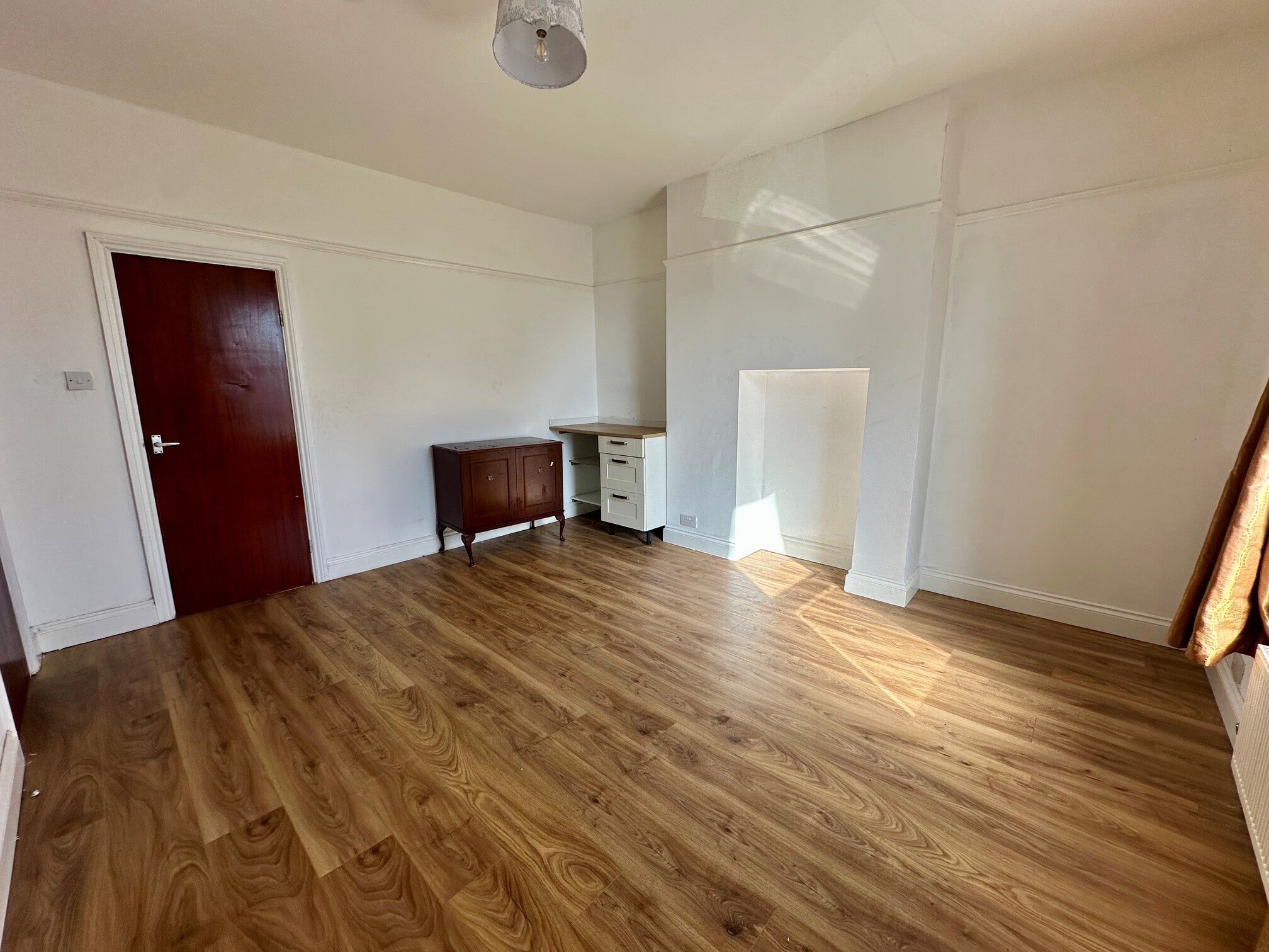 Room Privett Road in Gosport
