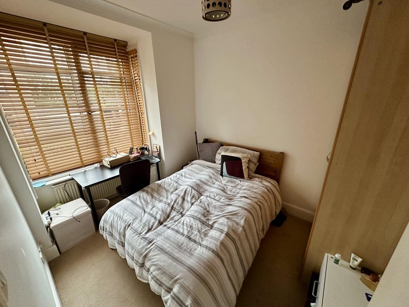 Room Mill Lane in Greater London