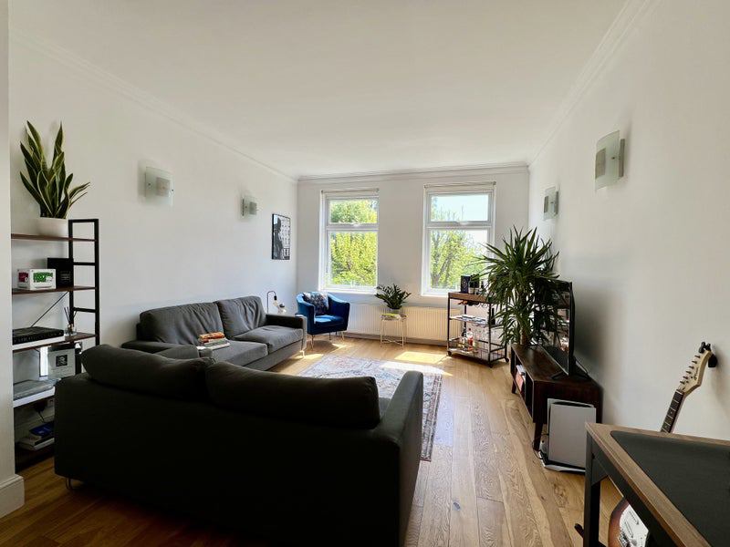 Room Mill Lane in Greater London