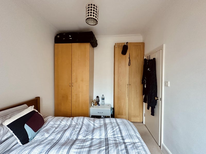 Room Mill Lane in Greater London