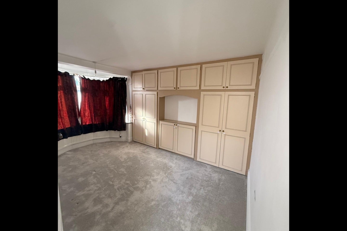 Room Ashmour Gardens in Greater London