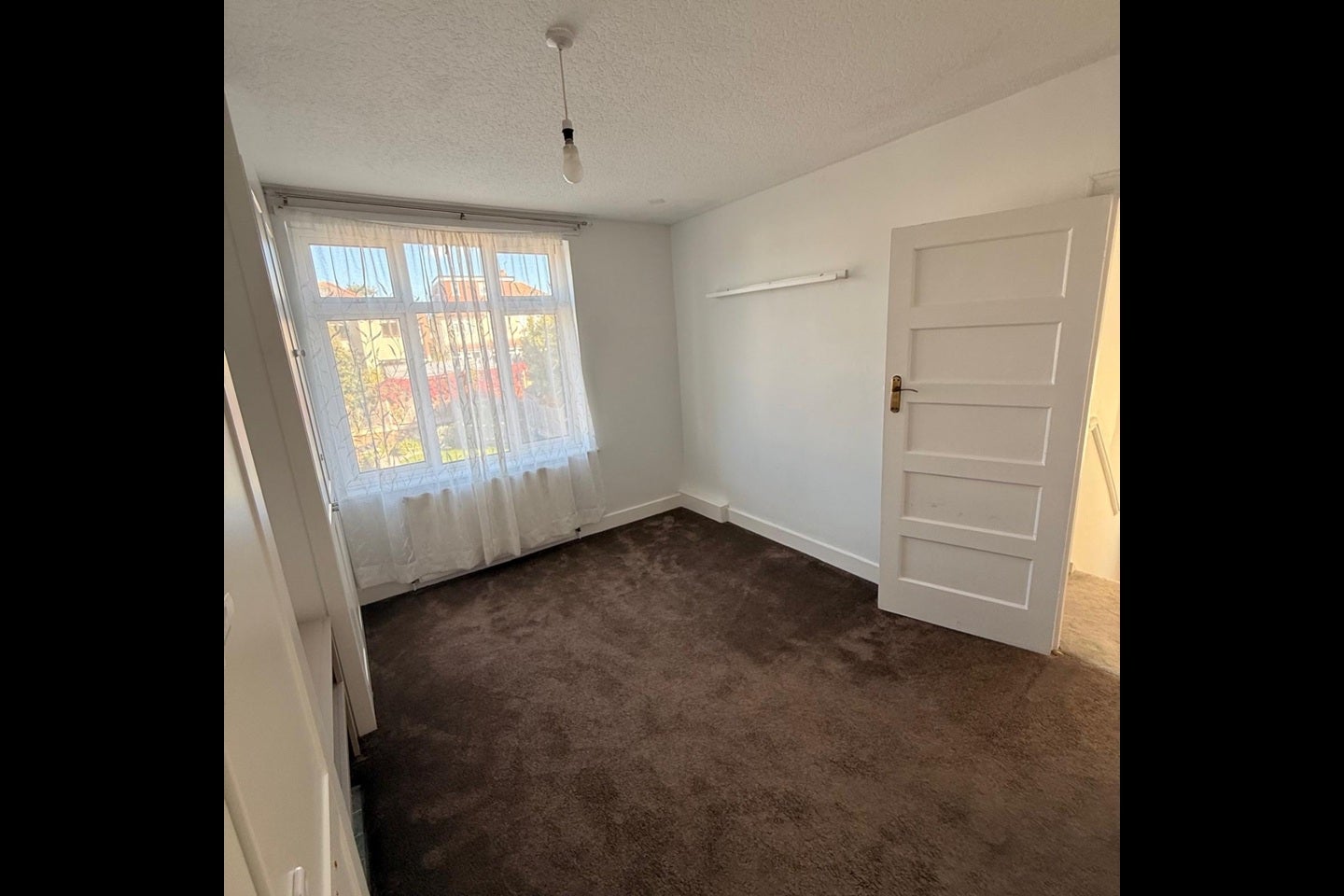 Room Ashmour Gardens in Greater London