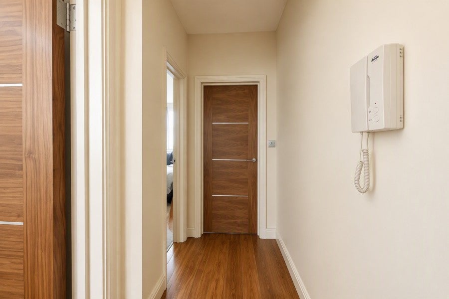 Flat Peterborough Road in Greater London