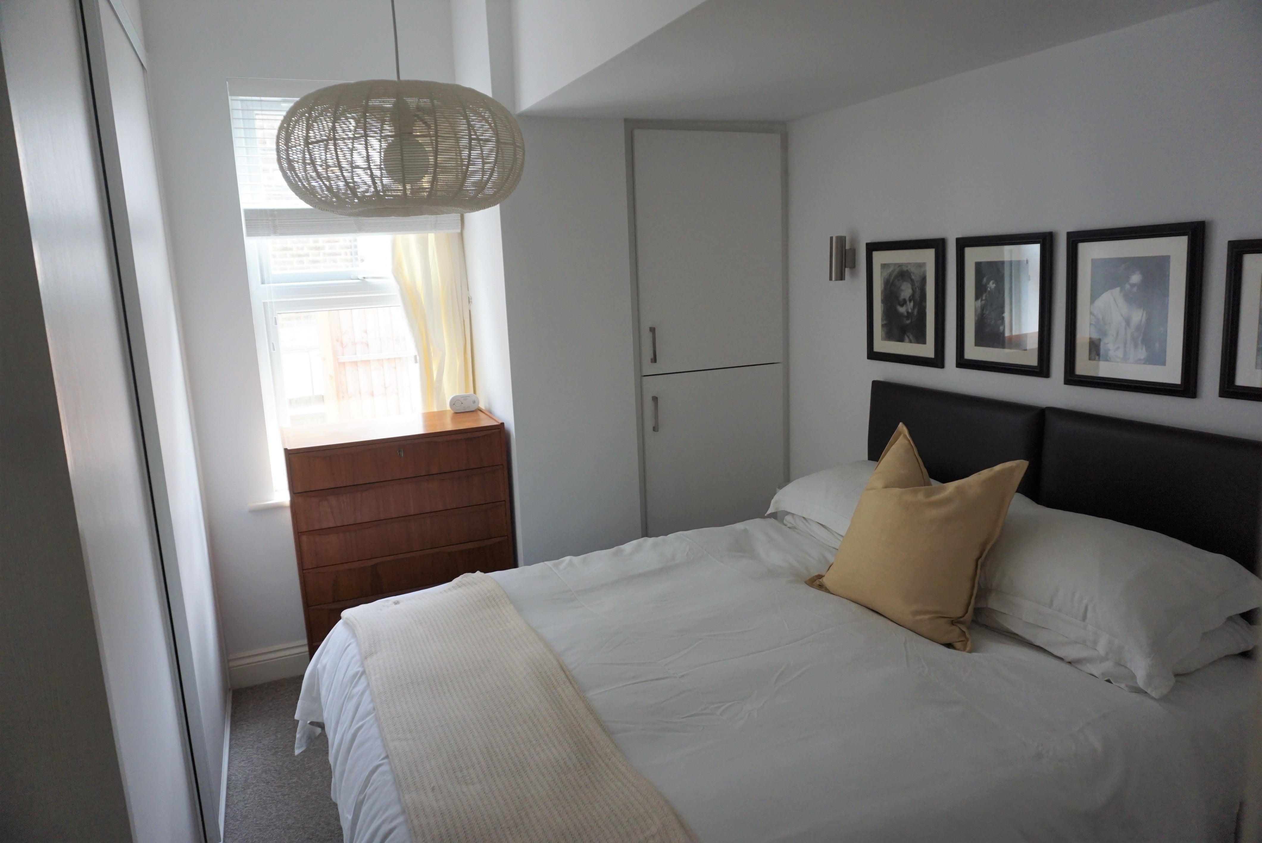 Flat Manor Road in Greater London