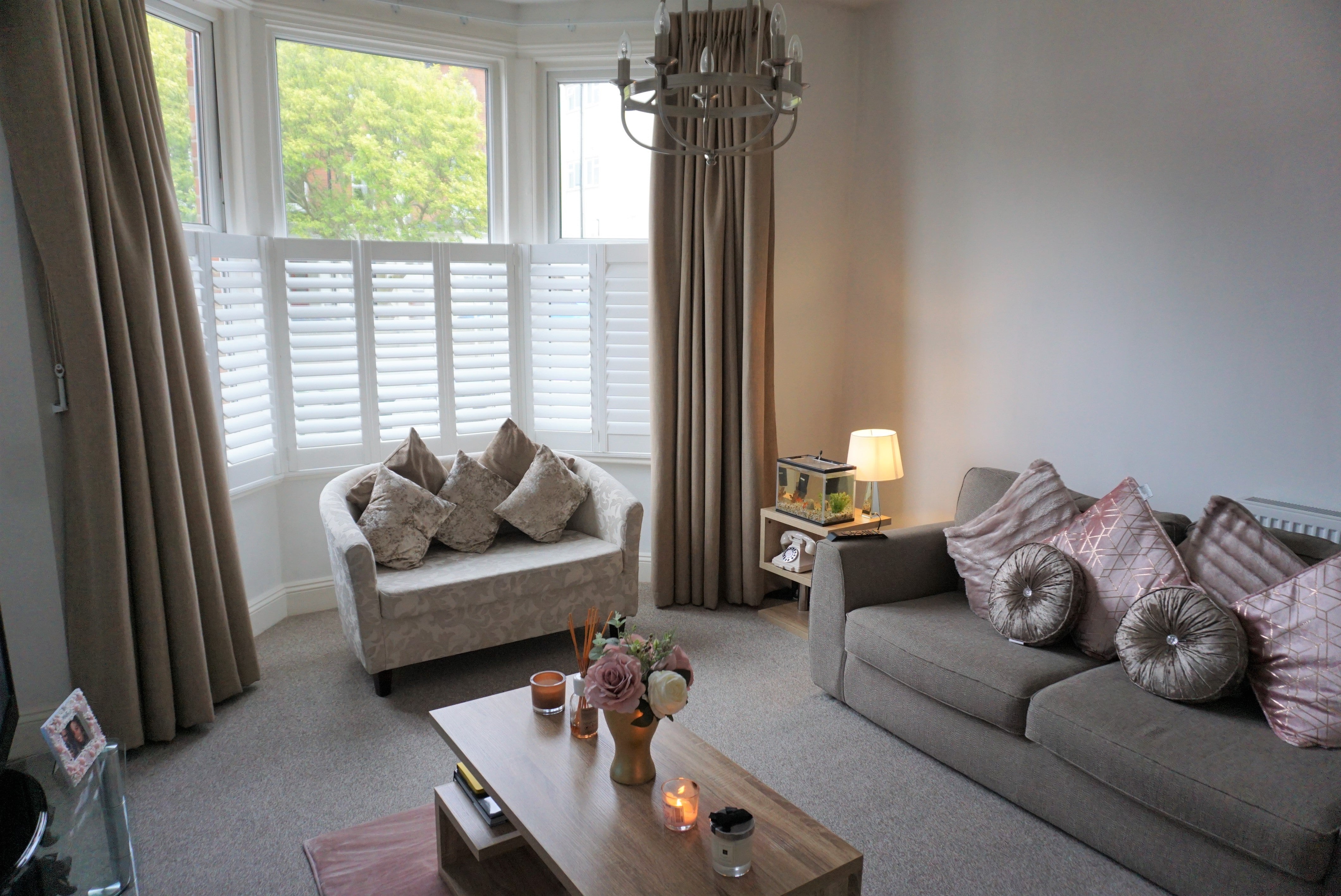 Flat Manor Road in Greater London