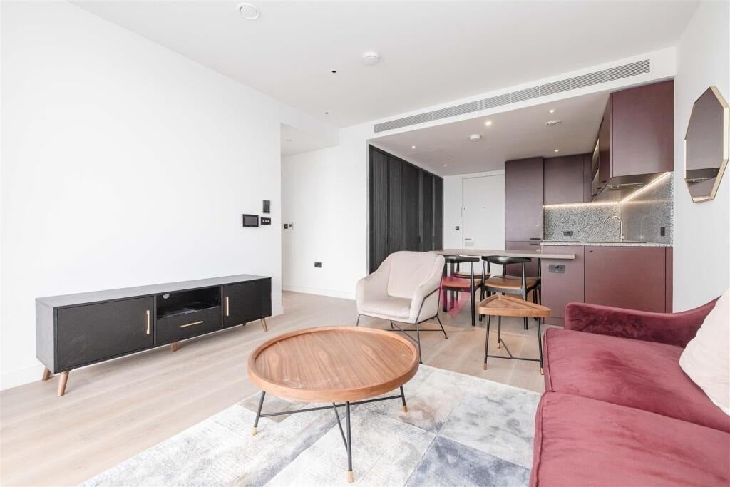 Flat Viaduct Gardens in Greater London