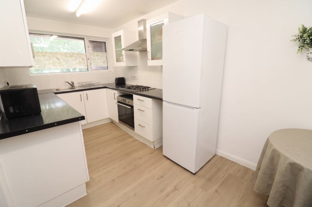 Room Globe Road in Greater London
