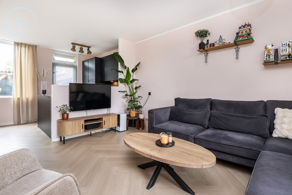 Tussenwoning te koop: Dahliapad 19, Stellendam