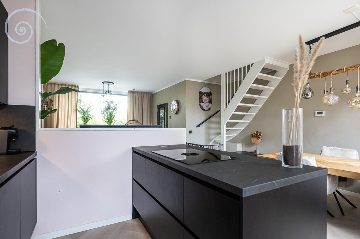 Tussenwoning te koop: Dahliapad 19, Stellendam