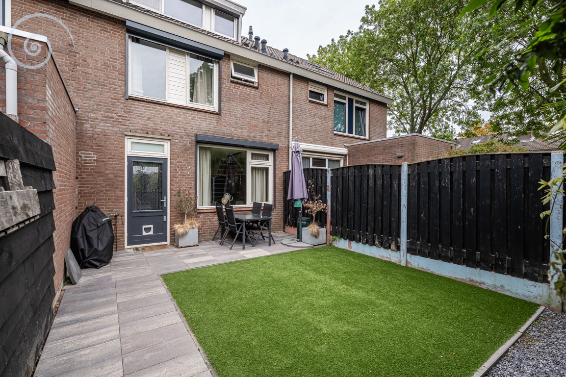 Tussenwoning te koop: Dahliapad 19, Stellendam