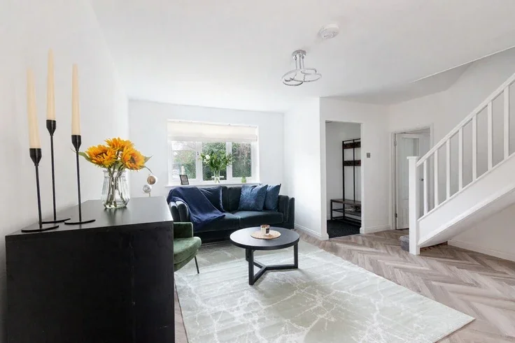 Flat Mendip Road in Winkfield