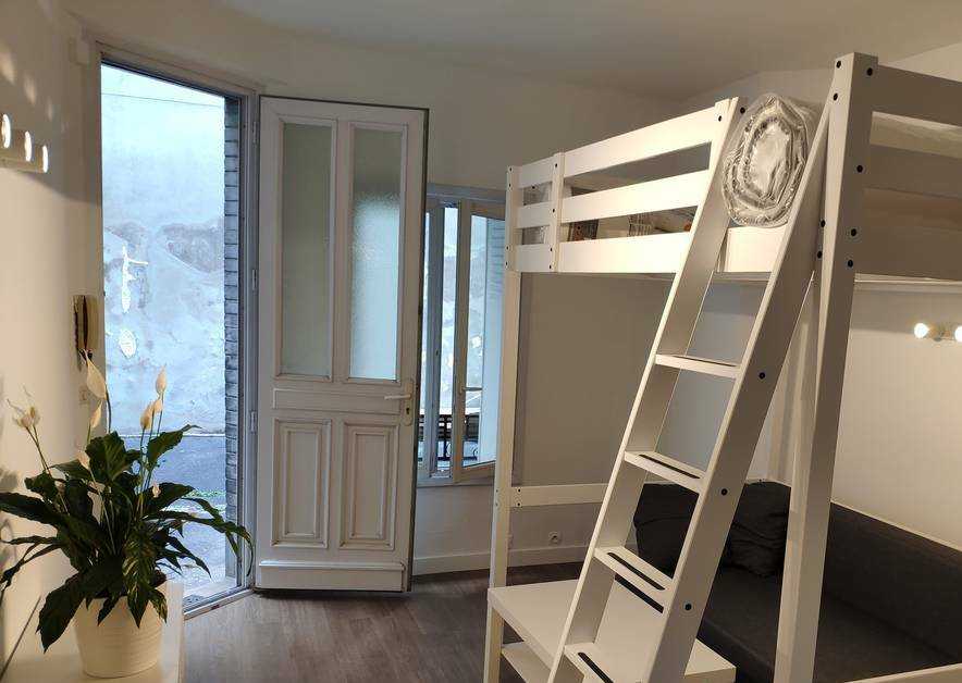 Flat Rue de Langeac in Paris