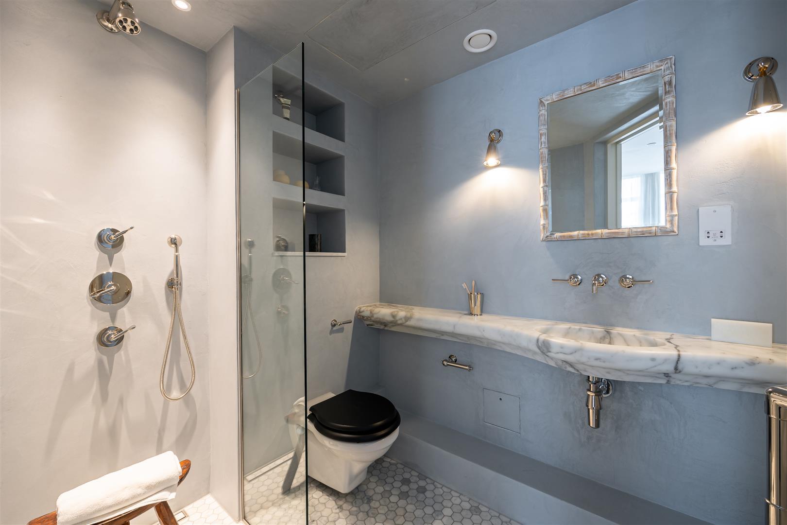 Flat Tottenham Mews in Greater London