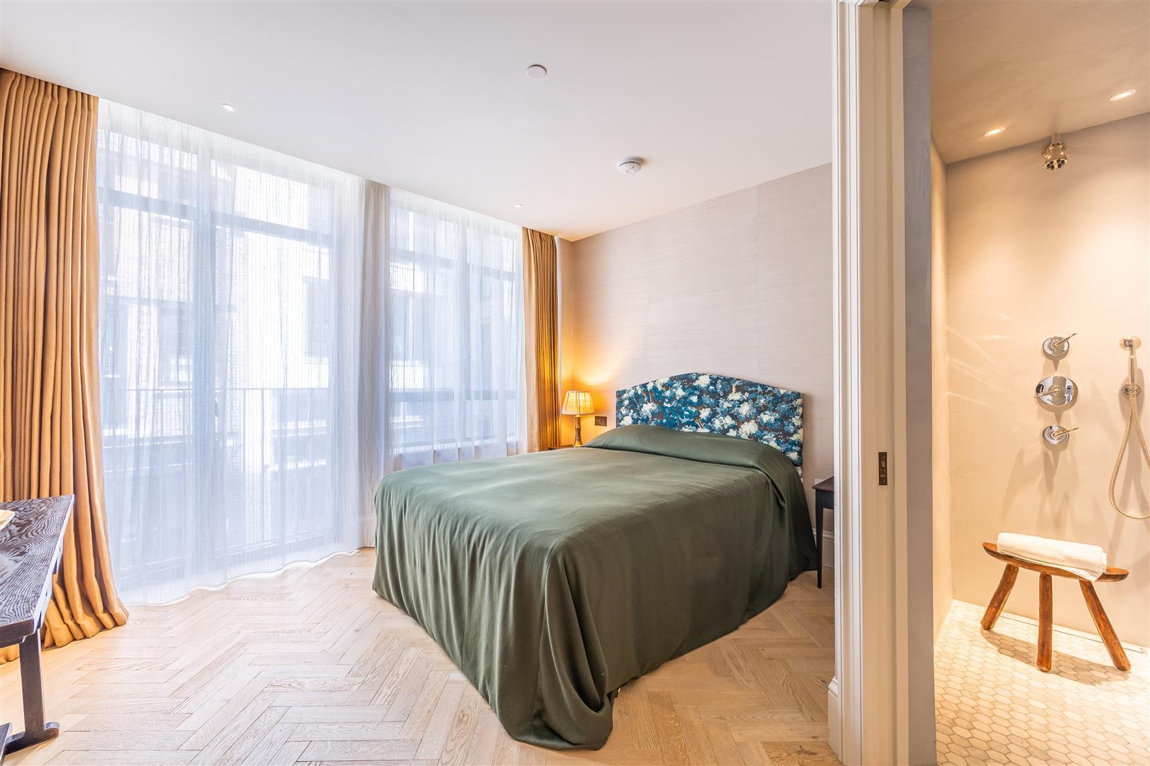 Flat Tottenham Mews in Greater London