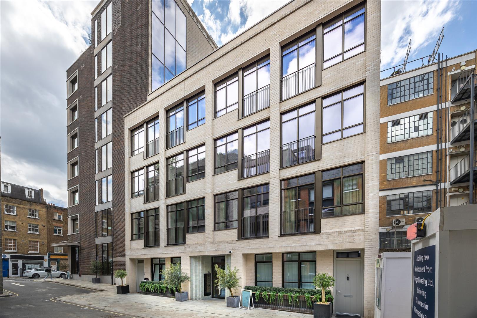 Flat Tottenham Mews in Greater London