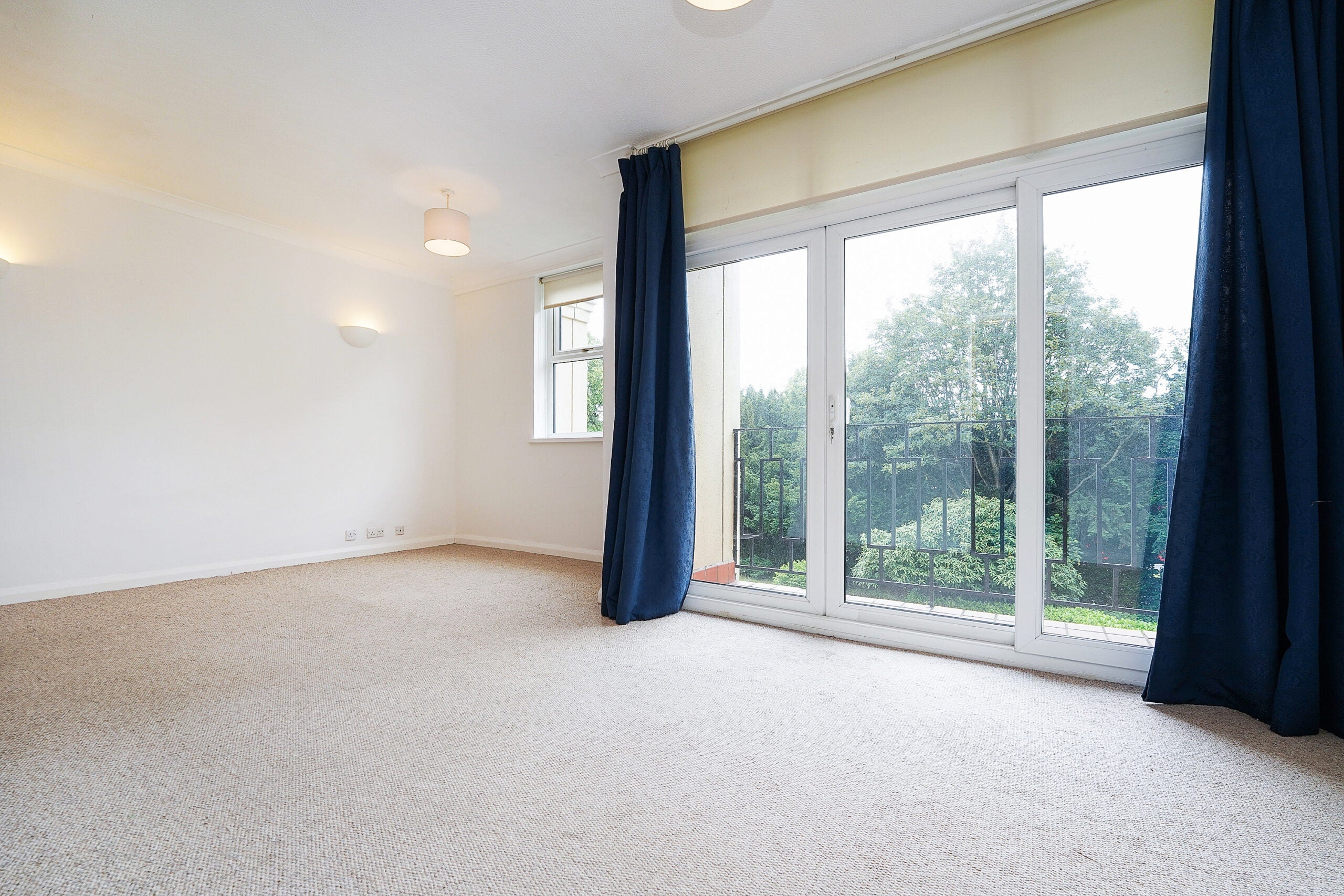 Flat Lansdown Road in Cheltenham