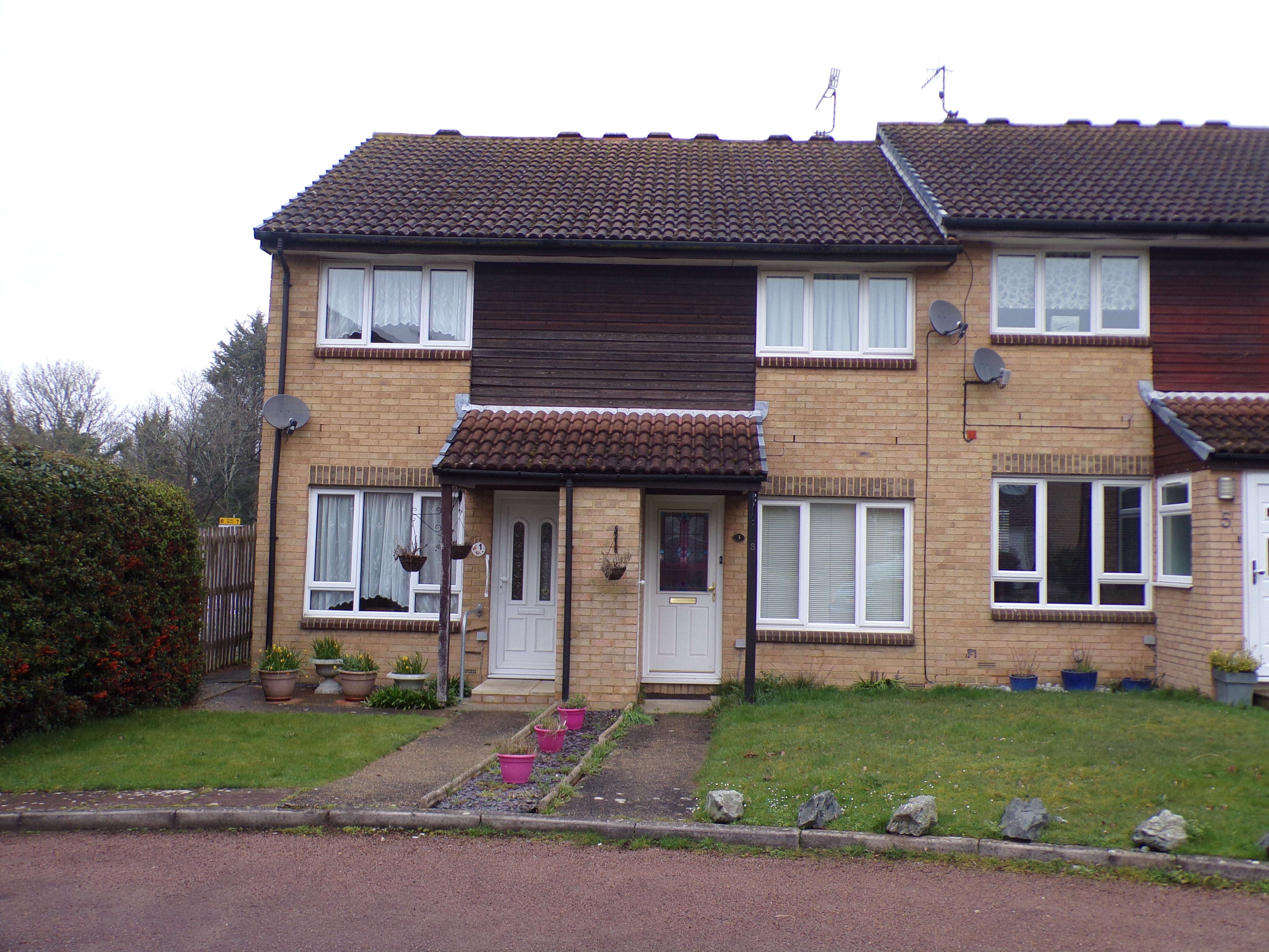 House Oakfields in Crawley